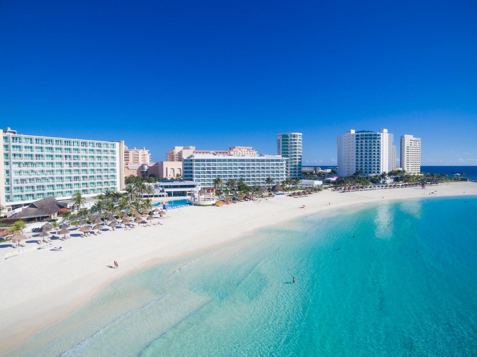 Krystal Cancun Hotel Exterior photo